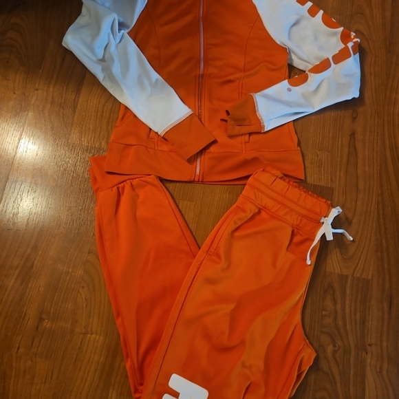 Small Vintage Hooters Tracksuit - Picture 4 of 10